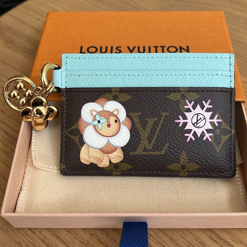 ❌SOLD❌❄️NEW❄️Louis Vuitton Charms Card Holder❄️ Monogram Azur Frost LIMITED - Picture 1 of 10